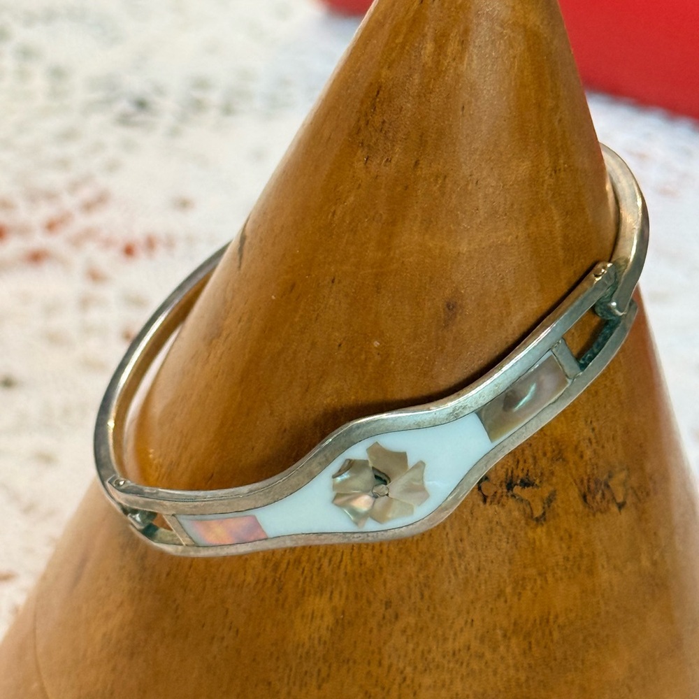 Vintage Mexico Silver and Shell Bracelet